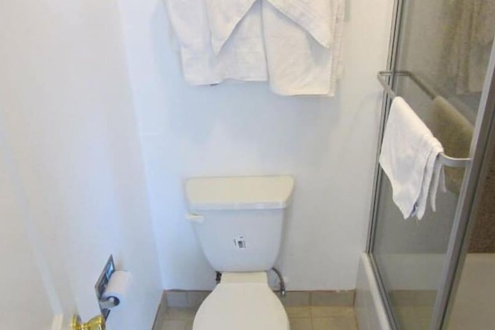 Room 11 of 20
