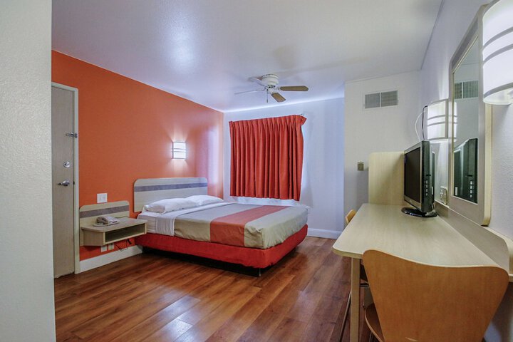 Room 20 of 32