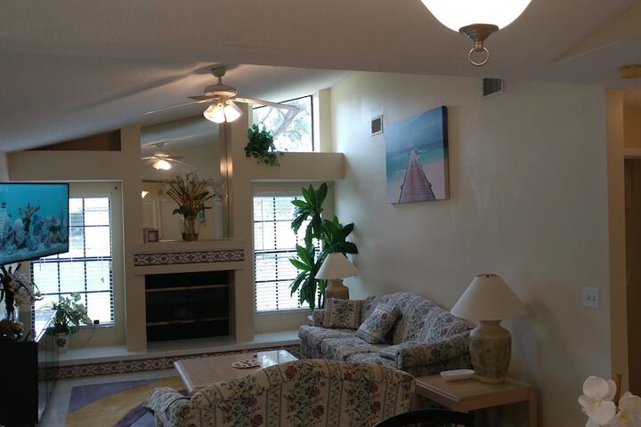 Avis House