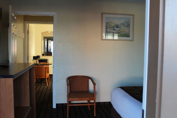 Room 22 of 76
