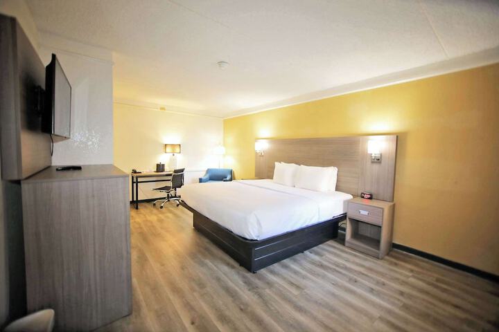 Room 30 of 48