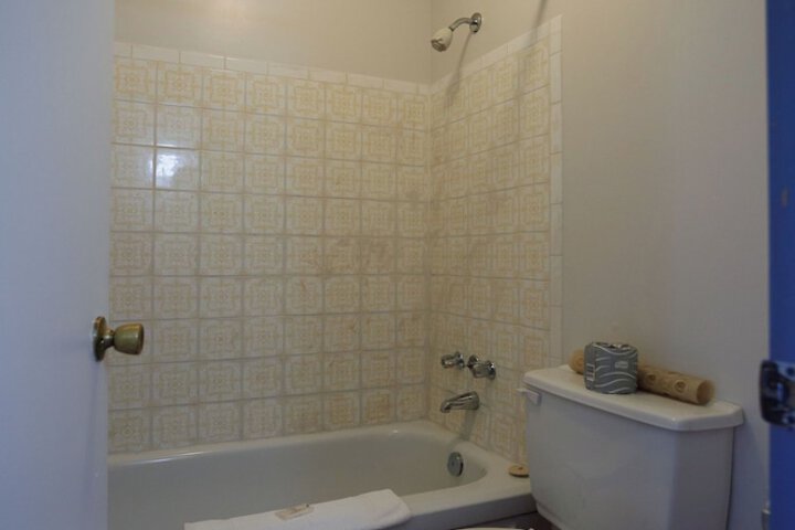 Room 18 of 25