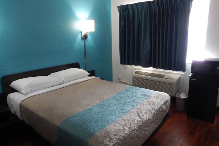 Room 9 of 21