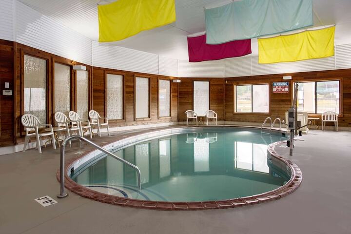 Pool 11 of 63
