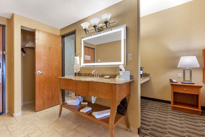 Room 28 of 44
