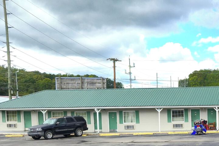 Holiday Motel by Belvilla Cleveland TN