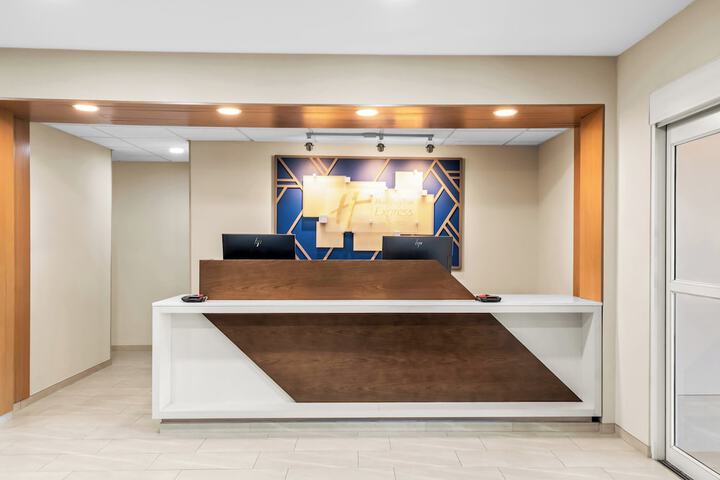 Holiday Inn Express Hotel & Suites Council Bluffs - Convention Center by IHG