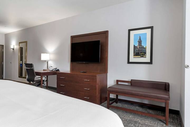 Room 17 of 38