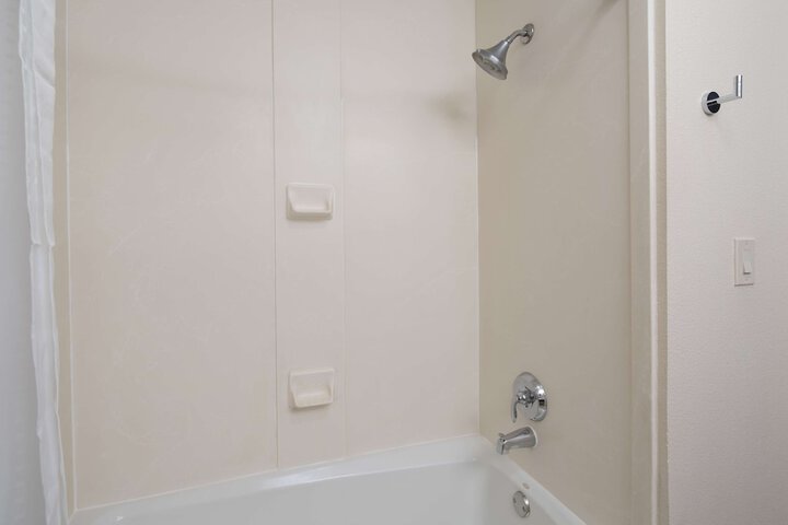 Room 13 of 24