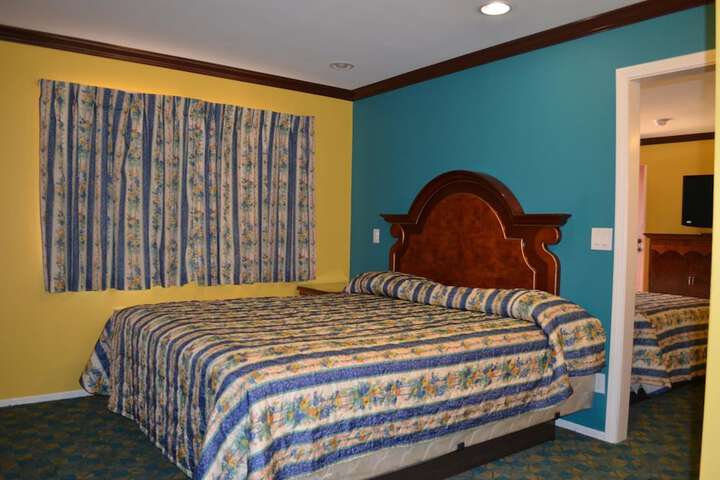 Room 26 of 33