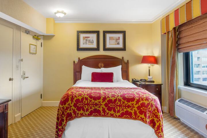 Room 35 of 139
