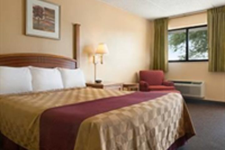 SUPER 8 BEACHWOOD CLEVELAND AREA