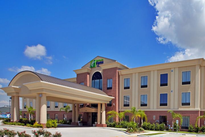 Holiday Inn Express & Suites Deer Park by IHG