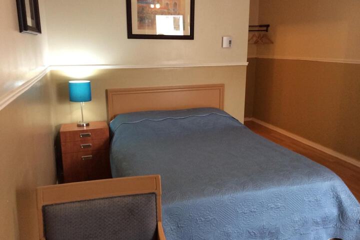 Room 9 of 35