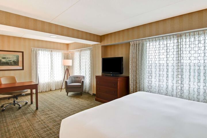 DoubleTree Fallsview Resort & Spa by Hilton Niagara Falls