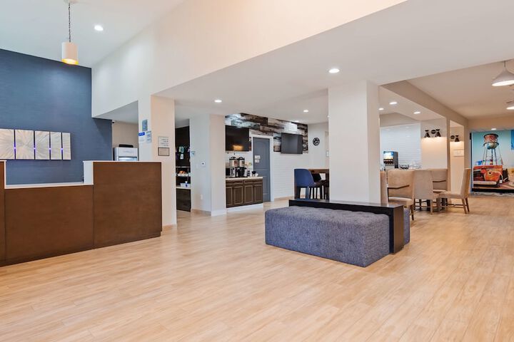 Best Western Plus New Barstow Inn & Suites