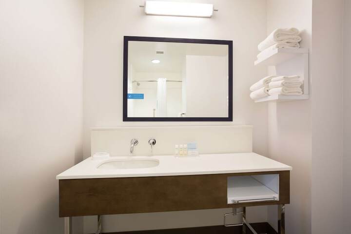 Room 40 of 59