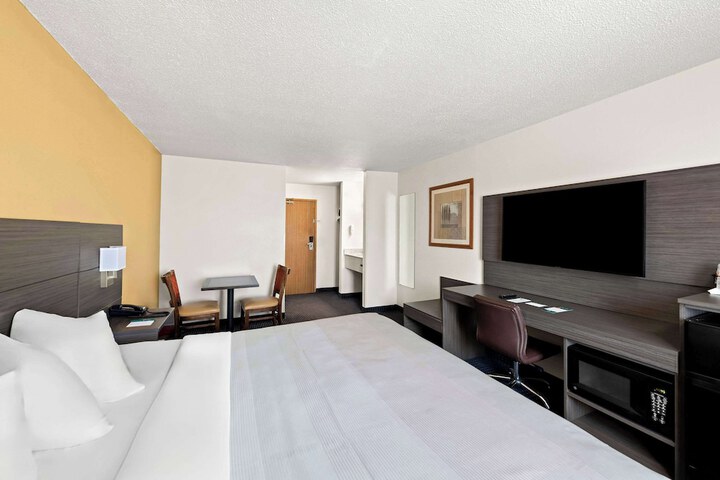 Room 29 of 61