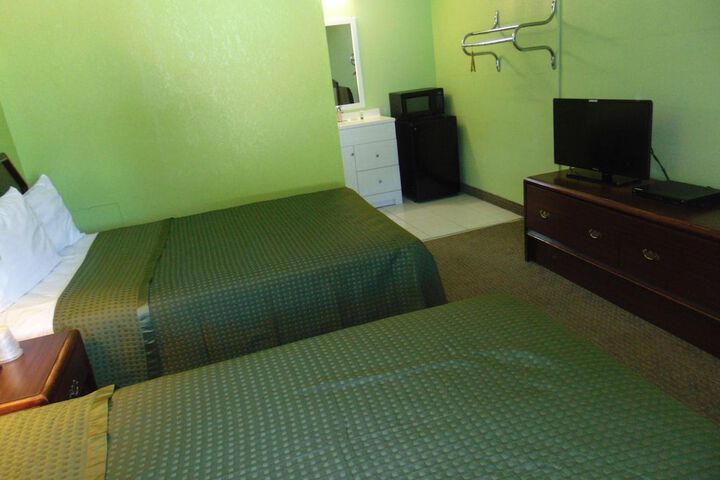 Room 26 of 40