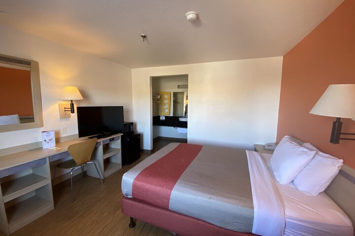 Room 38 of 51