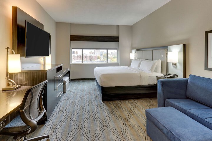 Room 16 of 30