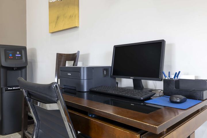 Business Center 33 of 33
