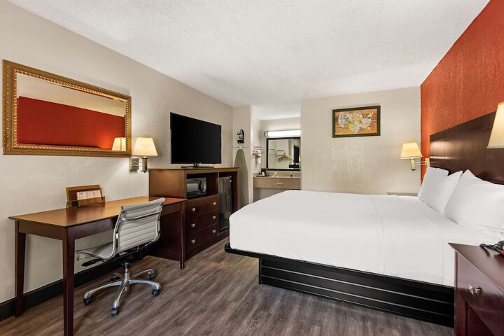 Room 19 of 24