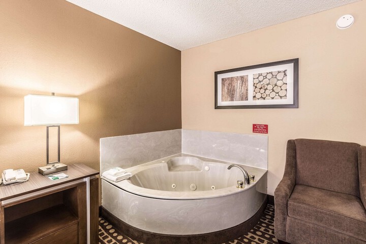 Quality Inn West Plains
