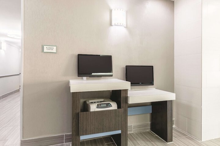 Business Center 30 of 30