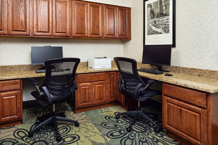 Business Center 26 of 26