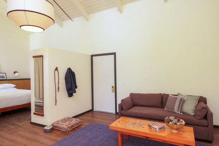 Room 28 of 64
