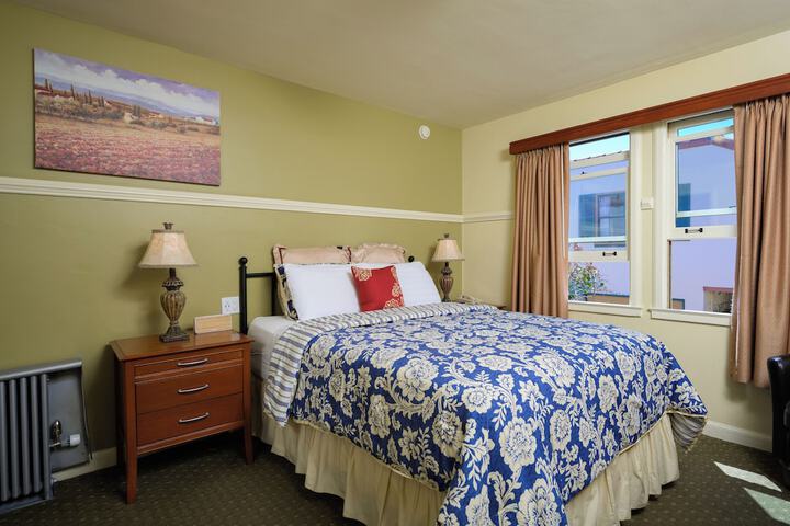 Room 47 of 83