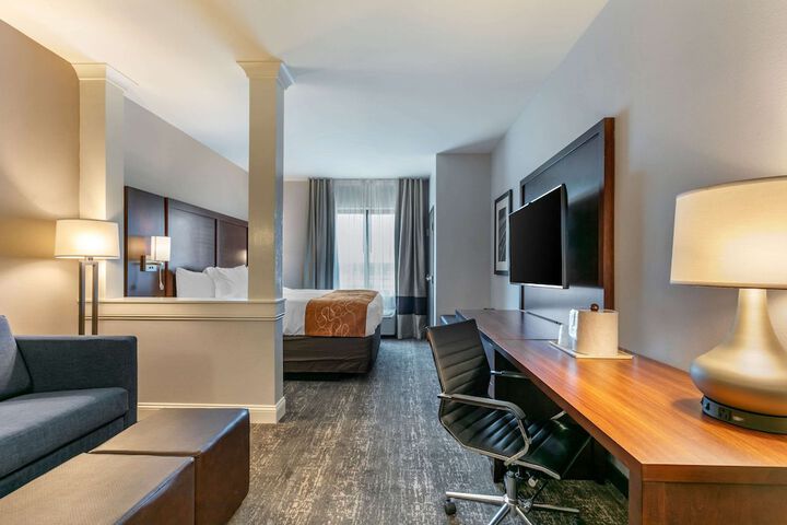 Comfort Suites North Tupelo