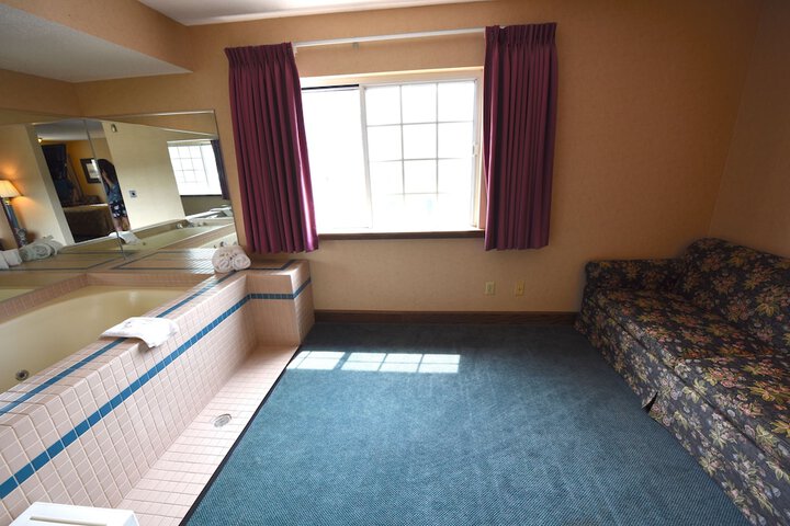 Clarion Hotel Mackinaw City Beachfront