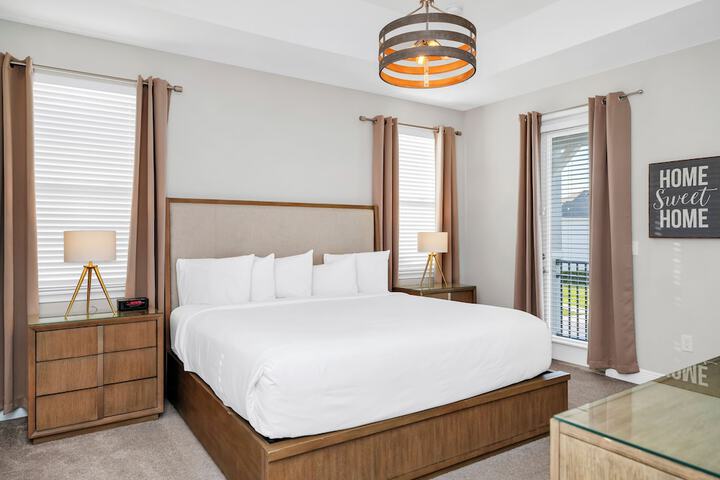 Encore Resort and Water Park at Reunion by Rentyl