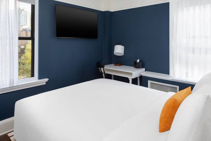Room 18 of 42