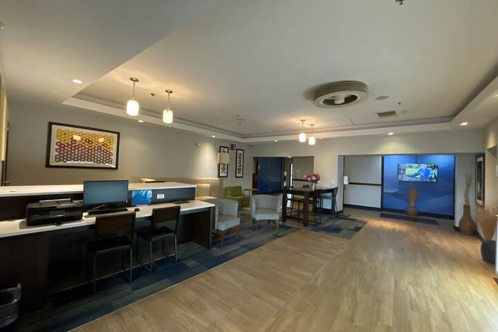 Comfort Inn & Suites Miami - Route 66