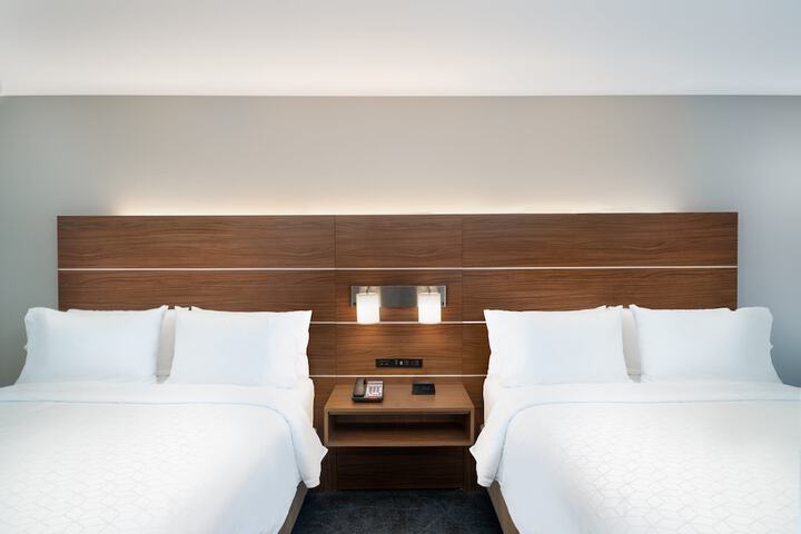 Room 15 of 50