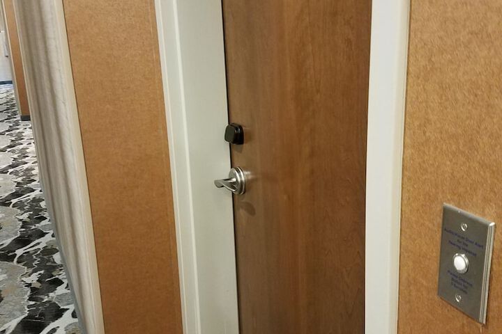 Room 22 of 64