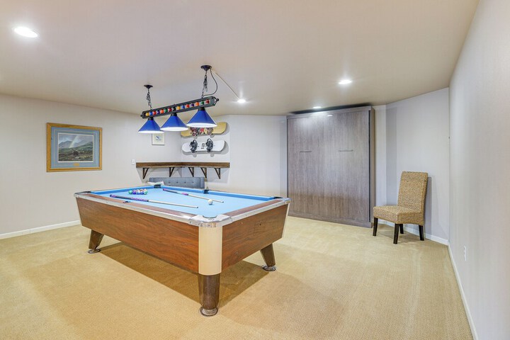 Fish & Hike: Apartment w / Pool Table in Ketchikan!