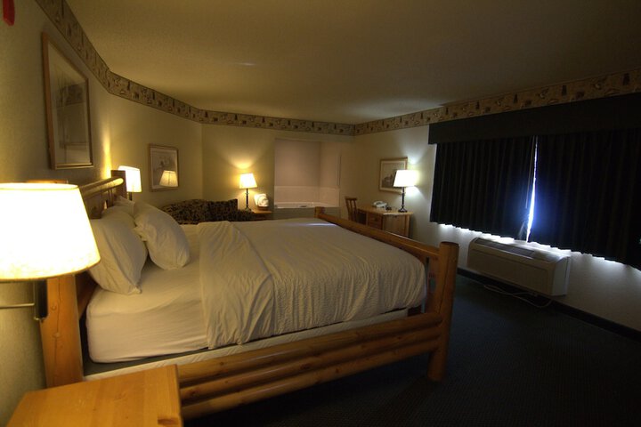 Shell Lake Lodge a Travelodge by Wyndham