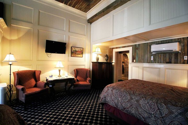 Room 28 of 79