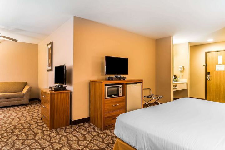 Room 30 of 41