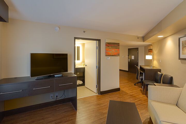 Room 26 of 103