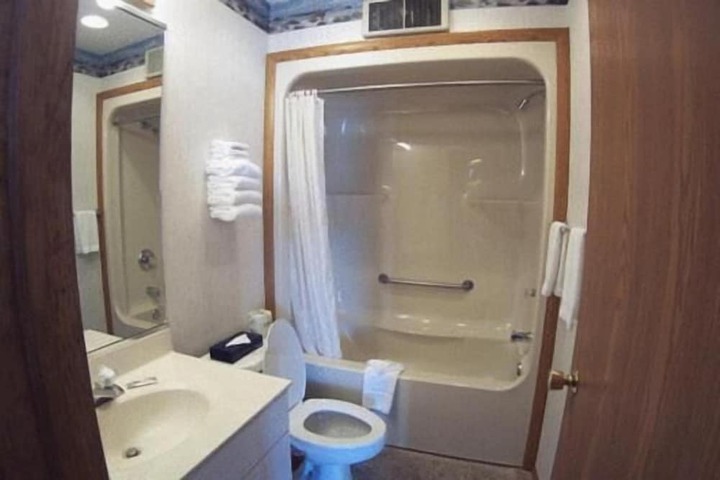 Room 11 of 22