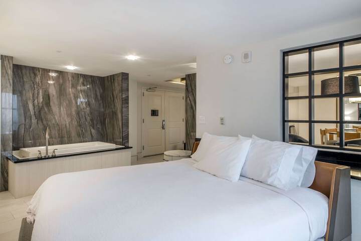 Room 33 of 101