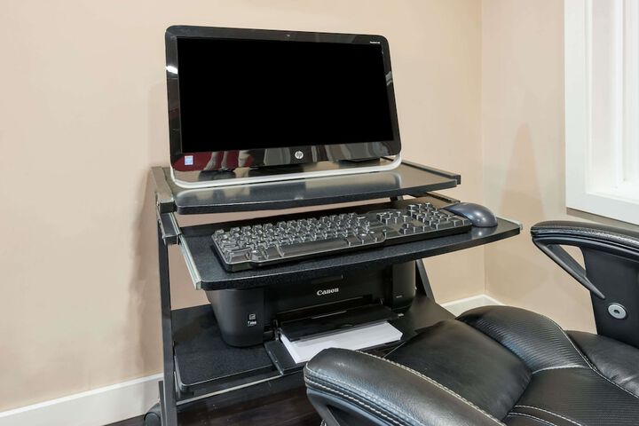Business Center 38 of 38