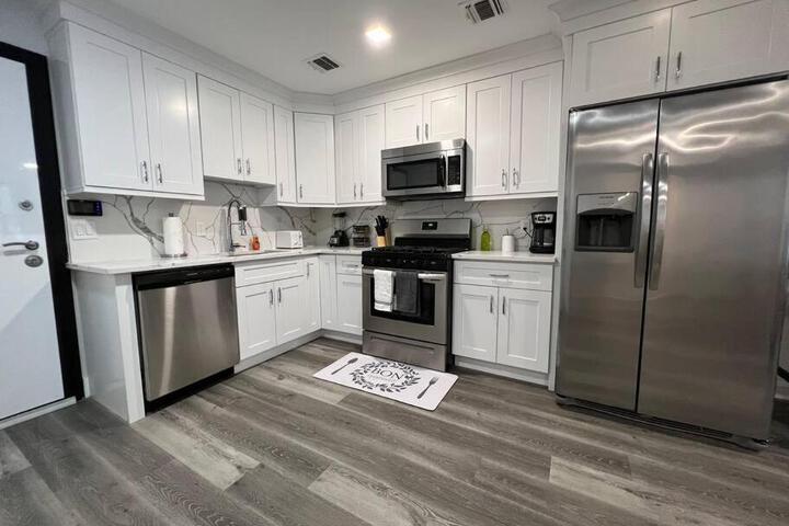 The Cozy Suite - 1BR with Free Parking