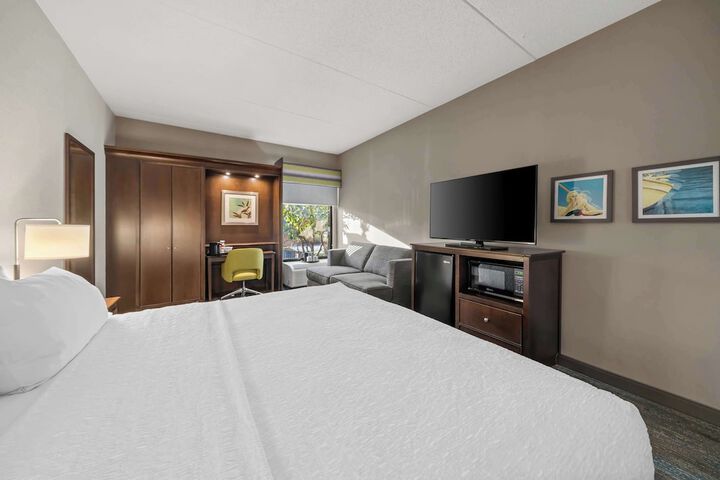 Hampton Inn by Hilton New Bedford / Fairhaven