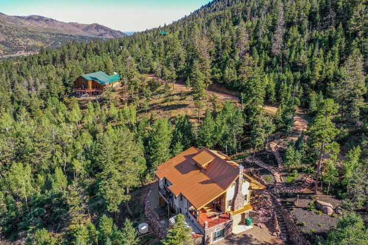 Mountain Getaway Cabinhot Tub & Pool Table4bd